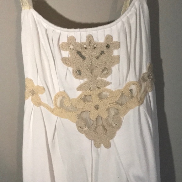 White embroidered summer dress - Picture 2 of 3